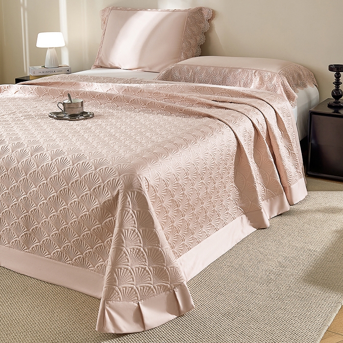 91家纺网 家纺一手货源 找家纺 淼铭家纺 2025新款法式天丝棉夏被夏凉被空调被床盖四件套-伊莲娜系列 粉色