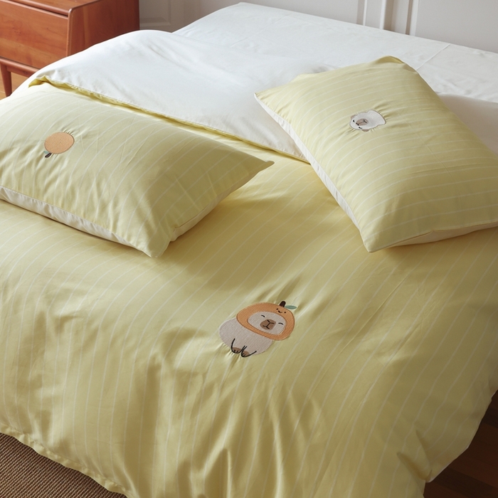 91家纺网 家纺一手货源 找家纺 棉眠 2025新款60支全棉卡比巴拉刺绣款床单四件套 你的橘子掉了-黄