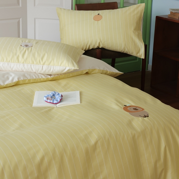 91家纺网 家纺一手货源 找家纺 棉眠 2025新款60支全棉卡比巴拉刺绣款床单四件套 你的橘子掉了-黄