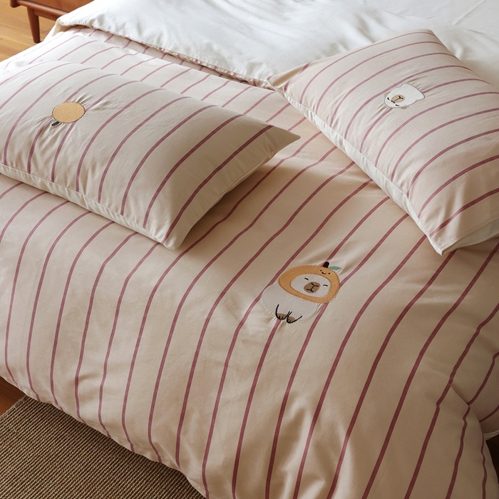 91家纺网 家纺一手货源 找家纺 棉眠 2025新款60支全棉卡比巴拉刺绣款床单四件套 你的橘子掉了-米