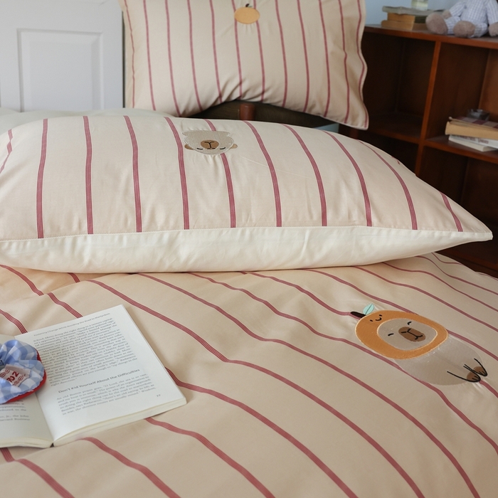 91家纺网 家纺一手货源 找家纺 棉眠 2025新款60支全棉卡比巴拉刺绣款床单四件套 你的橘子掉了-米