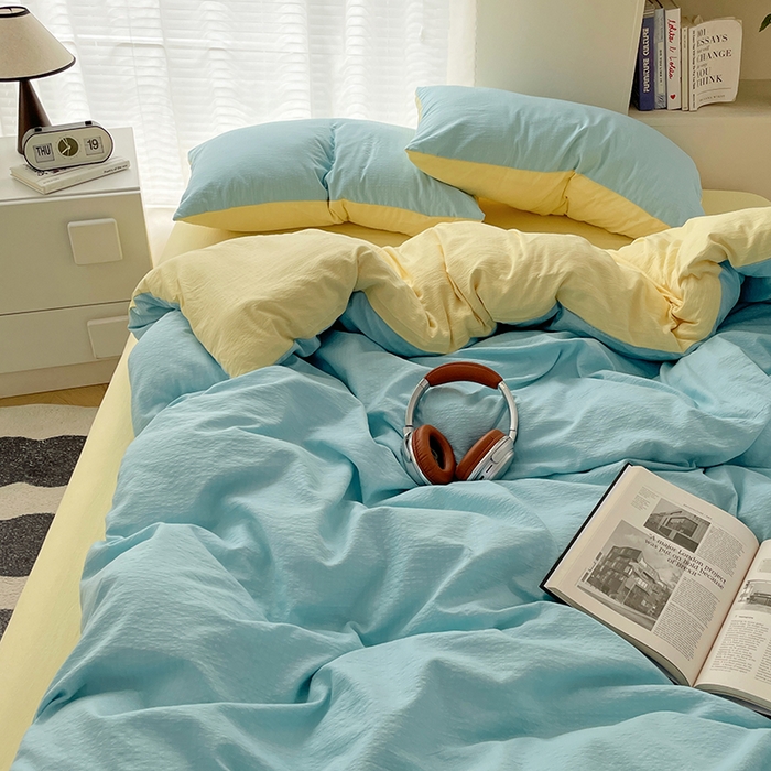 91家纺网 家纺一手货源 找家纺 彩韵家纺 2025新款超柔云感m双层纱四件套 双拼-宝石蓝+奶昔白