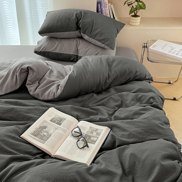 91家纺网 家纺一手货源 找家纺 彩韵家纺 2025新款超柔云感m双层纱四件套 双拼-情调黑+典雅灰