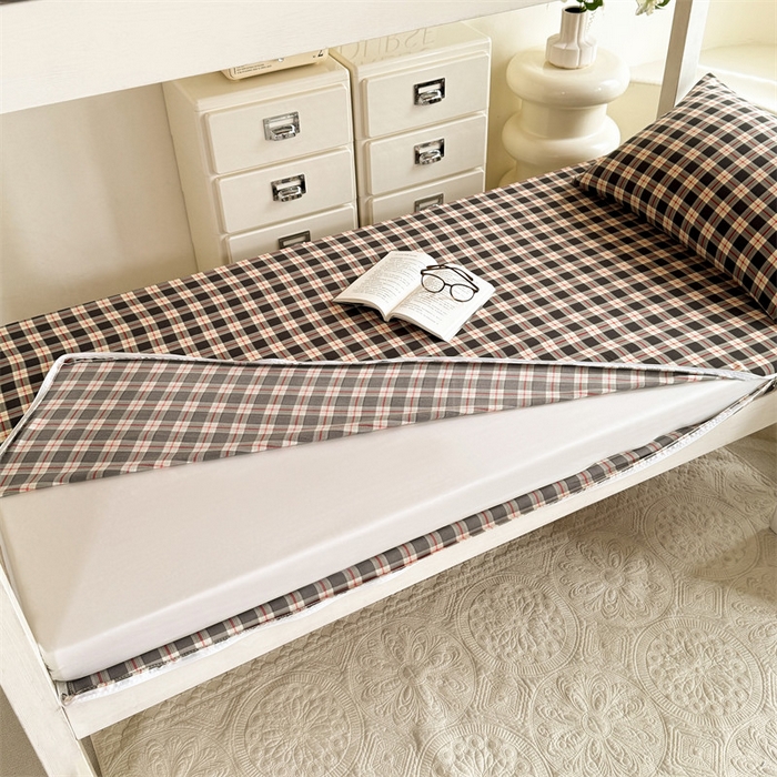 91家纺网 家纺一手货源 找家纺 多品家纺 2025春夏新款超柔水洗棉学生宿舍床垫套 柏林