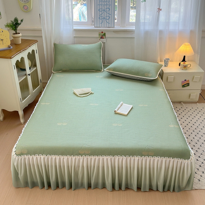 91家纺网 家纺一手货源 找家纺 美优兰2025新款PE提花凉感冰豆豆床裙 初夏绿