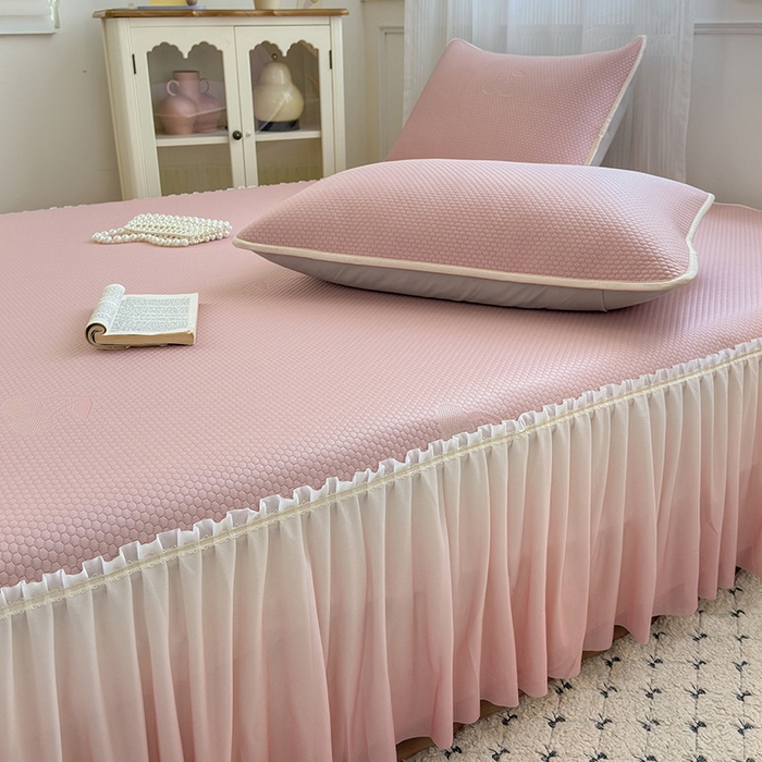 91家纺网 家纺一手货源 找家纺 美优兰2025新款PE提花凉感冰豆豆床裙 初夏粉