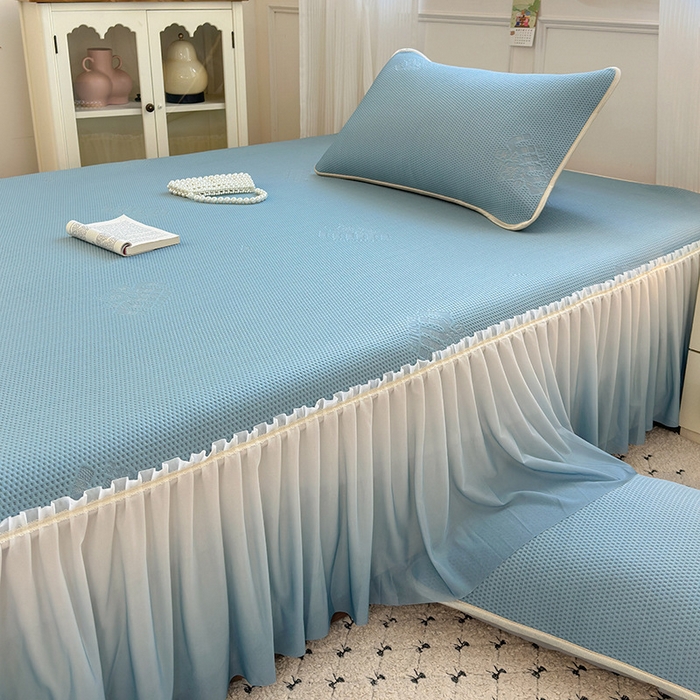 91家纺网 家纺一手货源 找家纺 美优兰2025新款PE提花凉感冰豆豆床裙 M豆蓝