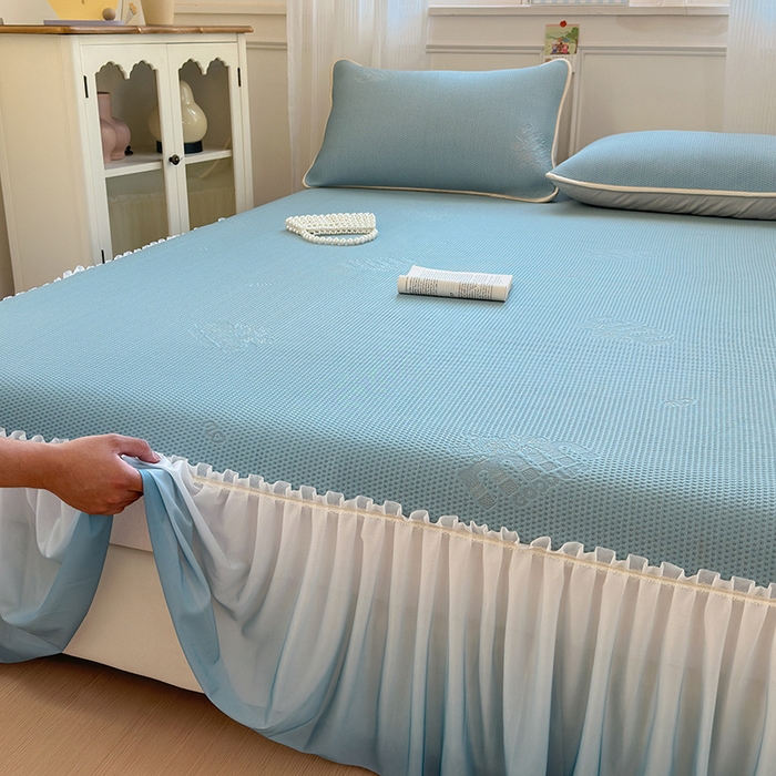 91家纺网 家纺一手货源 找家纺 美优兰2025新款PE提花凉感冰豆豆床裙 M豆蓝