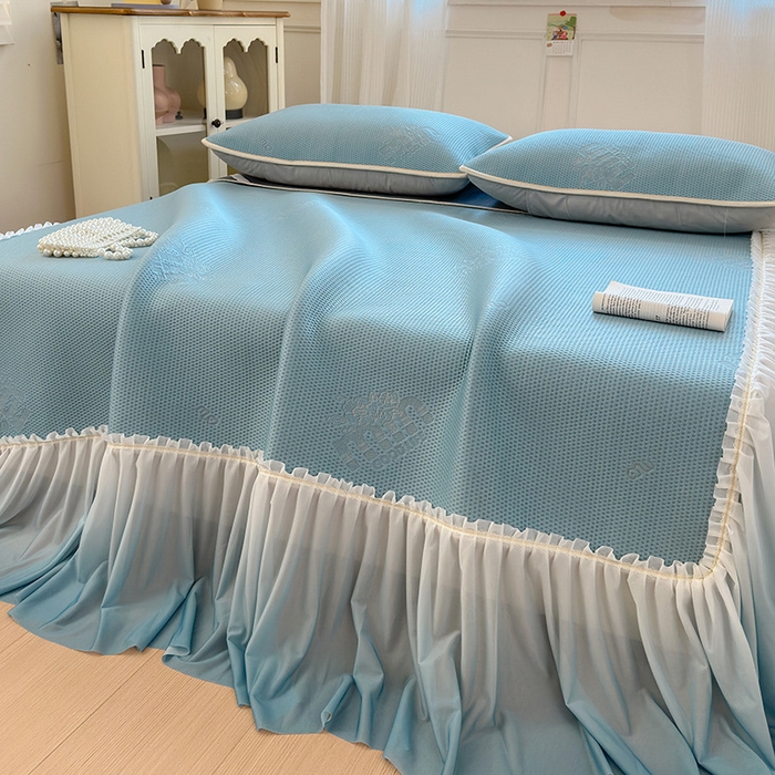 91家纺网 家纺一手货源 找家纺 美优兰2025新款PE提花凉感冰豆豆床裙 M豆蓝