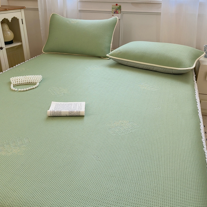 91家纺网 家纺一手货源 找家纺 美优兰2025新款PE提花凉感冰豆豆床裙 M豆绿