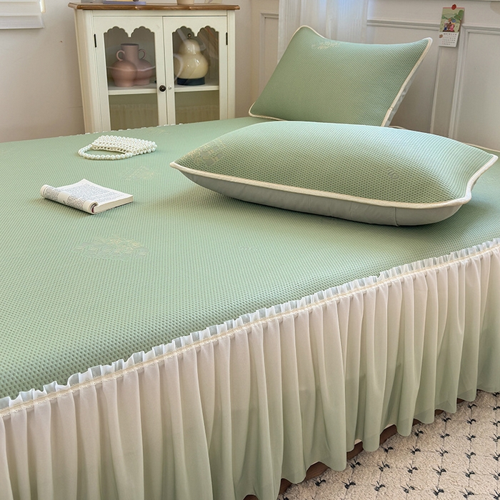 91家纺网 家纺一手货源 找家纺 美优兰2025新款PE提花凉感冰豆豆床裙 M豆绿