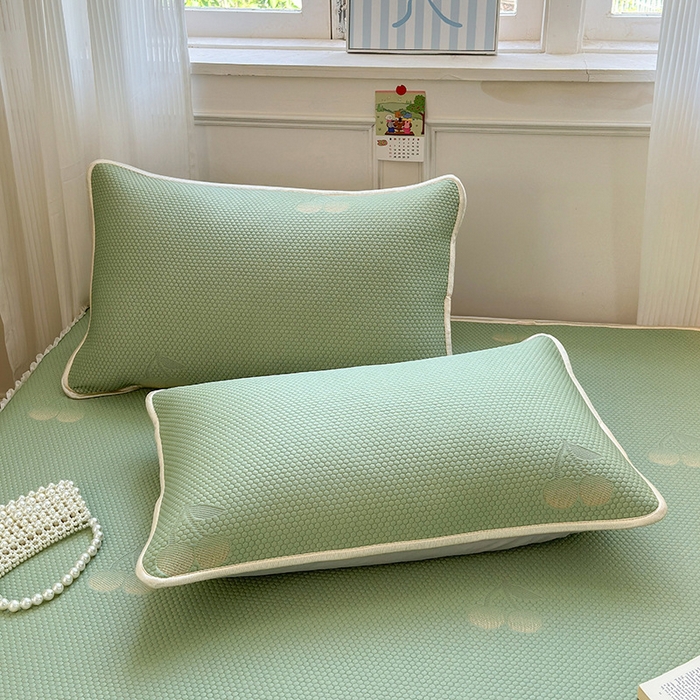 91家纺网 家纺一手货源 找家纺 美优兰2025新款PE提花凉感冰豆豆床裙 初夏绿