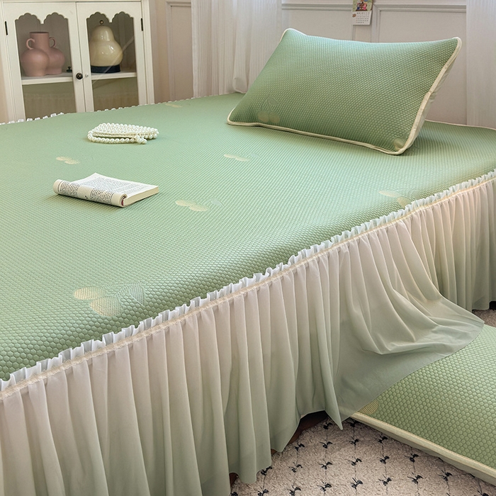 91家纺网 家纺一手货源 找家纺 美优兰2025新款PE提花凉感冰豆豆床裙 初夏绿