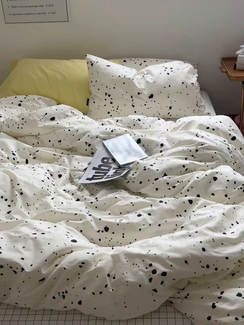 91家纺网 家纺一手货源 找家纺 柚可家居 2024新款40支斜纹纯棉四件套-摩卡点点 失焦黑白