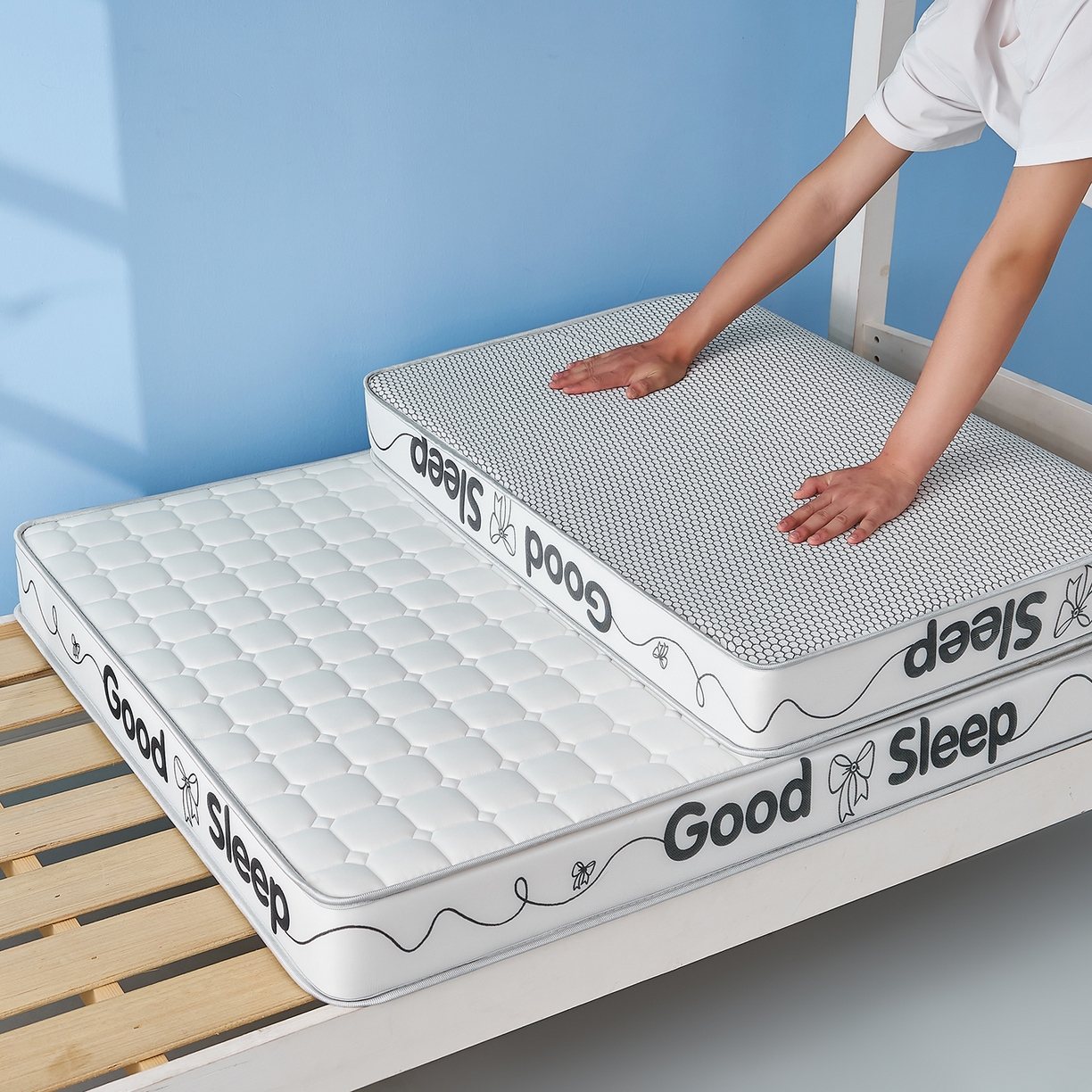 91家纺网 家纺一手货源 找家纺 元昊床垫 2025新款牛奶丝乳胶记忆海绵学生床垫 蝴蝶结-向往白