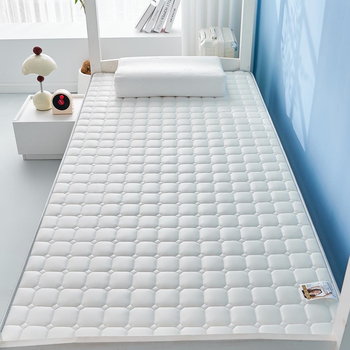 91家纺网 家纺一手货源 找家纺 元昊床垫 2025新款牛奶丝乳胶记忆海绵学生床垫 蝴蝶结-向往白