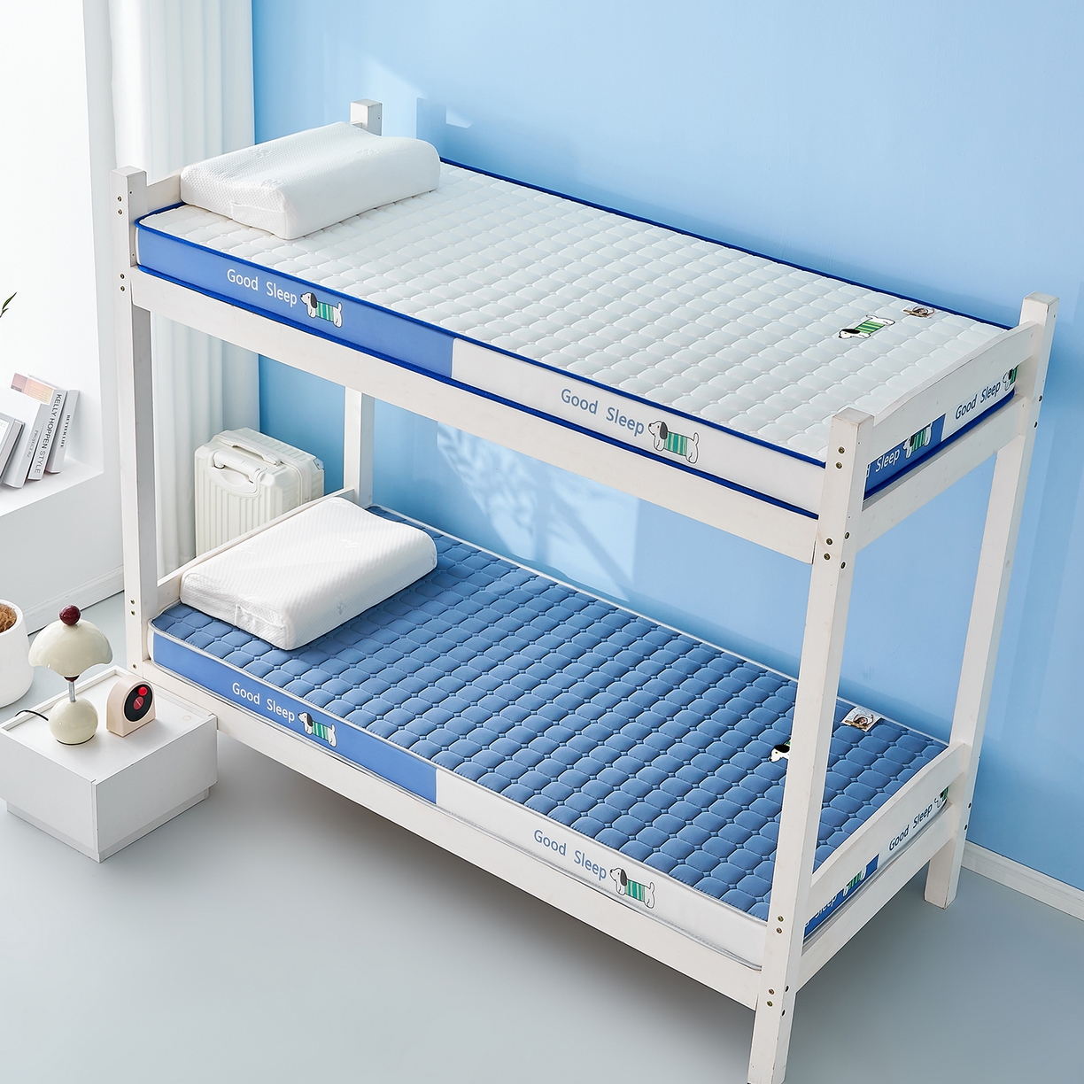 91家纺网 家纺一手货源 找家纺 元昊床垫 2025新款牛奶丝乳胶记忆海绵学生床垫 旺旺狗-蓝月白