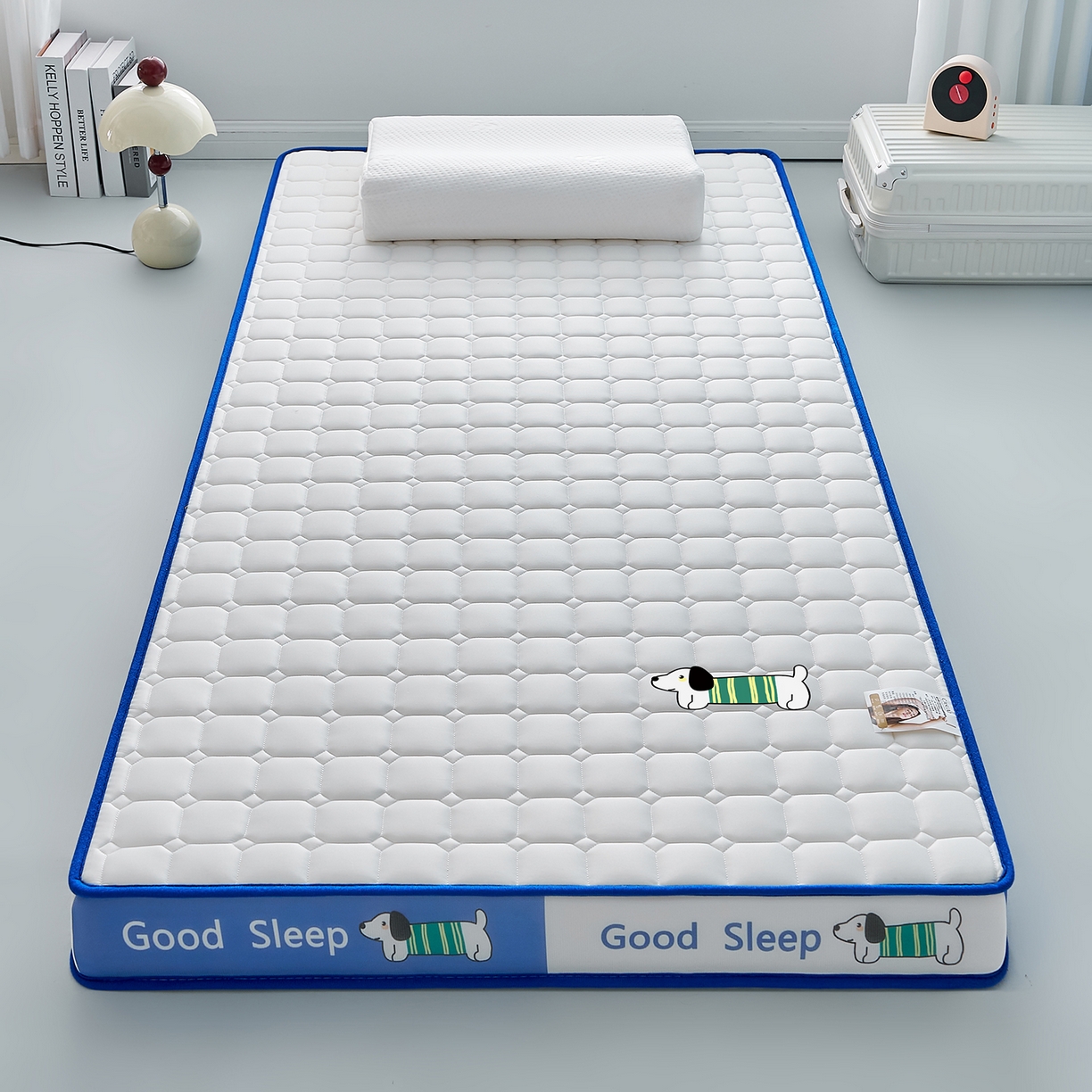 91家纺网 家纺一手货源 找家纺 元昊床垫 2025新款牛奶丝乳胶记忆海绵学生床垫 旺旺狗-蓝月白