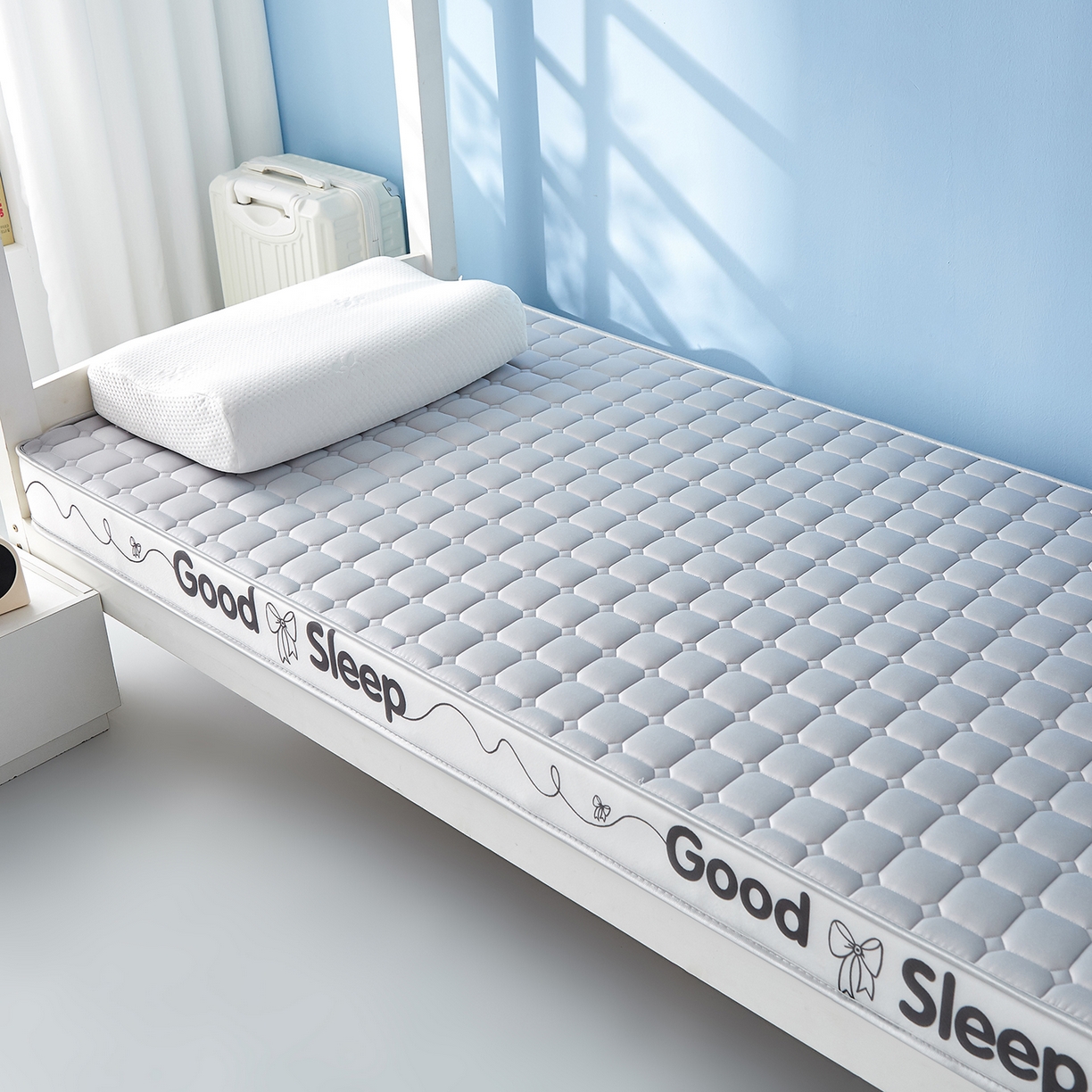 91家纺网 家纺一手货源 找家纺 元昊床垫 2025新款牛奶丝乳胶记忆海绵学生床垫 蝴蝶结-落尘灰