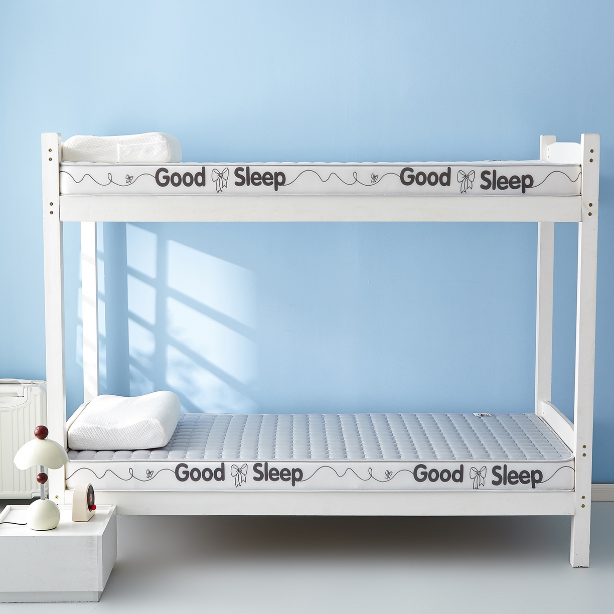 91家纺网 家纺一手货源 找家纺 元昊床垫 2025新款牛奶丝乳胶记忆海绵学生床垫 蝴蝶结-落尘灰