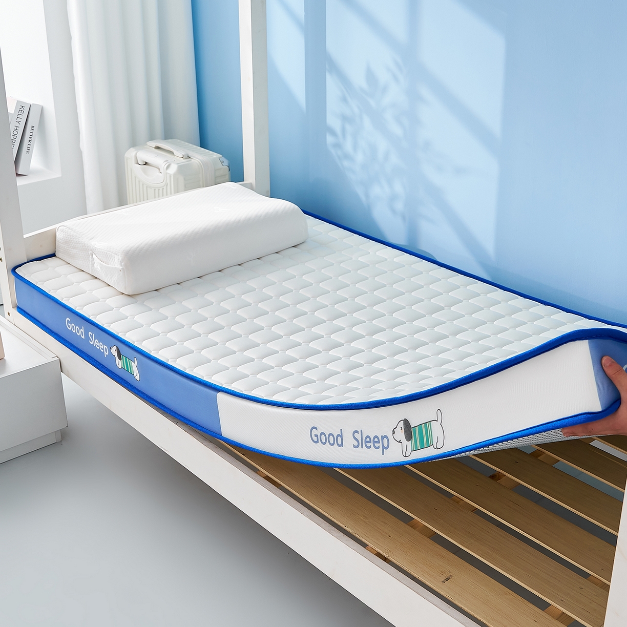 91家纺网 家纺一手货源 找家纺 元昊床垫 2025新款牛奶丝乳胶记忆海绵学生床垫 旺旺狗-蓝月白