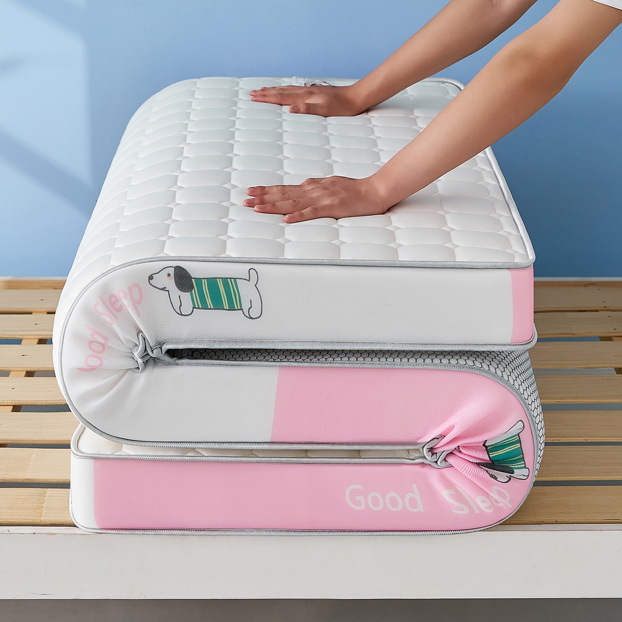 91家纺网 家纺一手货源 找家纺 元昊床垫 2025新款牛奶丝乳胶记忆海绵学生床垫 旺旺狗-布丁粉