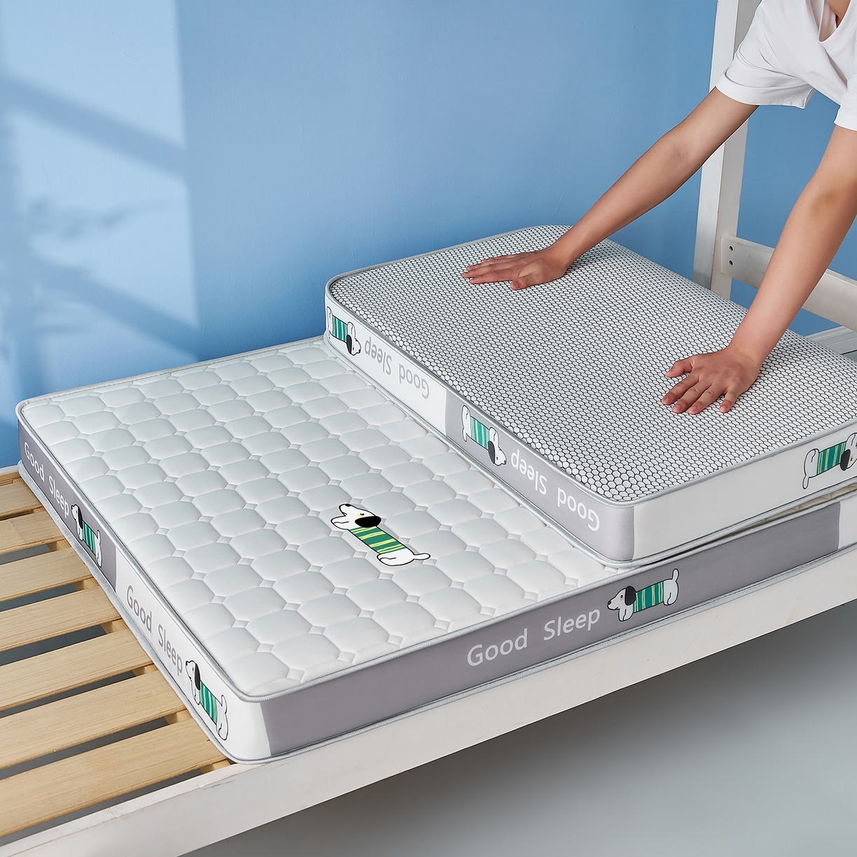 91家纺网 家纺一手货源 找家纺 元昊床垫 2025新款牛奶丝乳胶记忆海绵学生床垫 旺旺狗-布丁白