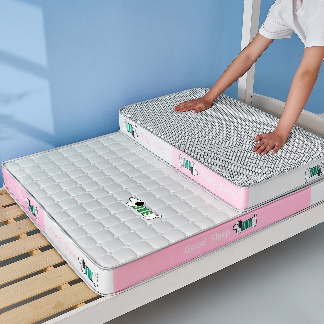 91家纺网 家纺一手货源 找家纺 元昊床垫 2025新款牛奶丝乳胶记忆海绵学生床垫 旺旺狗-布丁粉