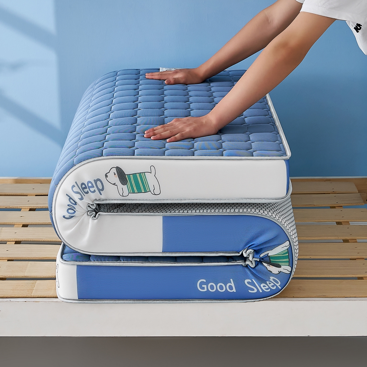 91家纺网 家纺一手货源 找家纺 元昊床垫 2025新款牛奶丝乳胶记忆海绵学生床垫 旺旺狗-布丁蓝