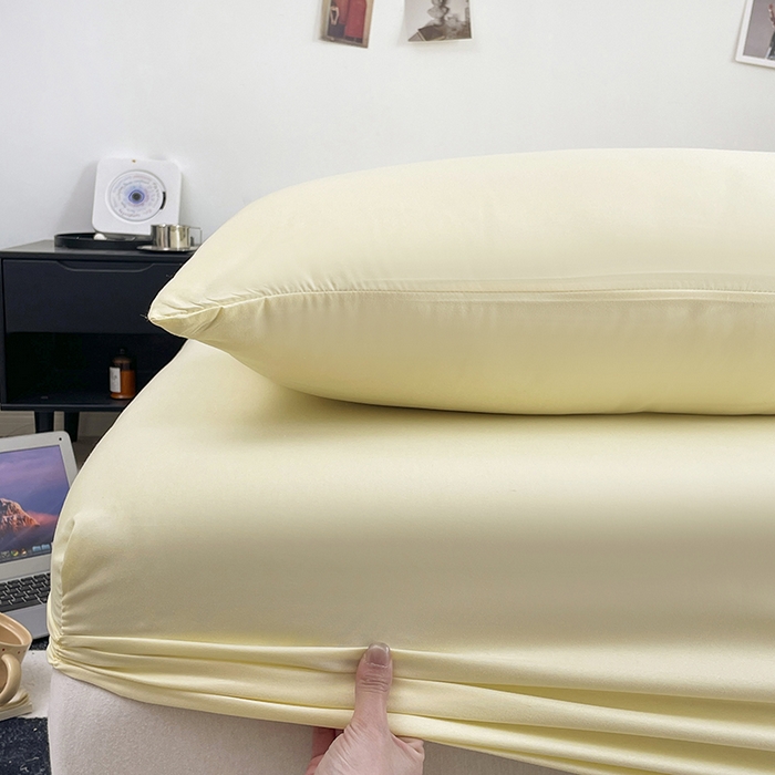 91家纺网 家纺一手货源 找家纺 北辰 2025新款简约素色云朵棉可水洗纯色床笠单件三件套 麦芽黄