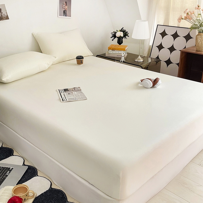 91家纺网 家纺一手货源 找家纺 北辰 2025新款简约素色云朵棉可水洗纯色床笠单件三件套 奶昔白