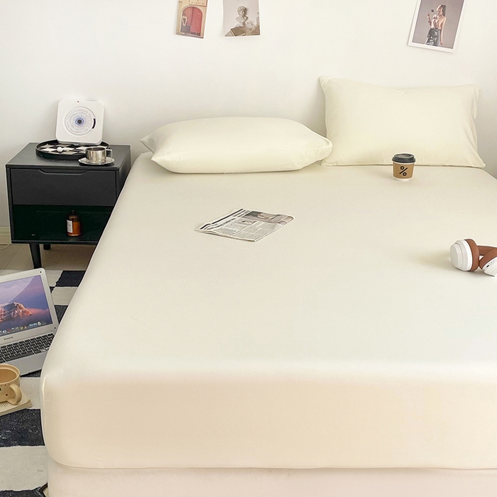 91家纺网 家纺一手货源 找家纺 北辰 2025新款简约素色云朵棉可水洗纯色床笠单件三件套 奶昔白