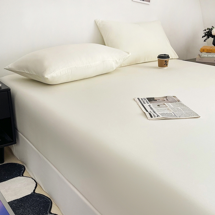 91家纺网 家纺一手货源 找家纺 北辰 2025新款简约素色云朵棉可水洗纯色床笠单件三件套 奶昔白