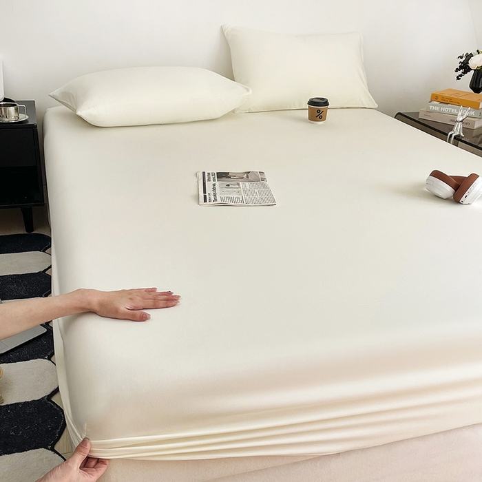 91家纺网 家纺一手货源 找家纺 北辰 2025新款简约素色云朵棉可水洗纯色床笠单件三件套 奶昔白