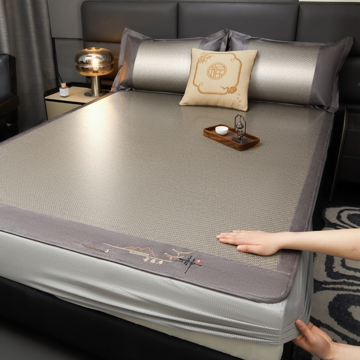 91家纺网 家纺一手货源 找家纺 （总）卡罗兰 2025新款PE超冷感霸王藤刺绣床笠款凉席席子