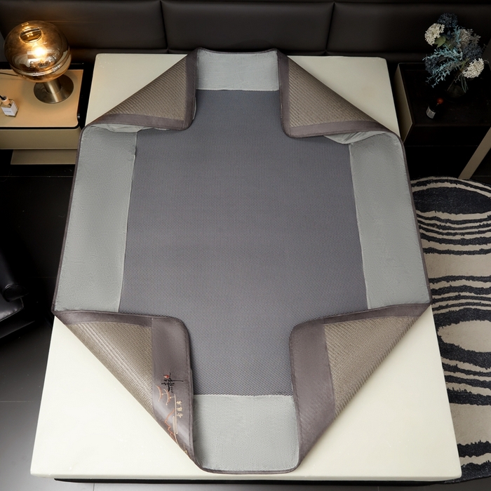 91家纺网 家纺一手货源 找家纺 （总）卡罗兰 2025新款PE超冷感霸王藤刺绣床笠款凉席席子