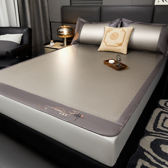 91家纺网 家纺一手货源 找家纺 （总）卡罗兰 2025新款PE超冷感霸王藤刺绣床笠款凉席席子