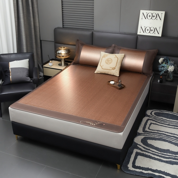 91家纺网 家纺一手货源 找家纺 卡罗兰 2025新款PE超冷感霸王藤刺绣床笠款凉席席子 古藤咖-床笠款