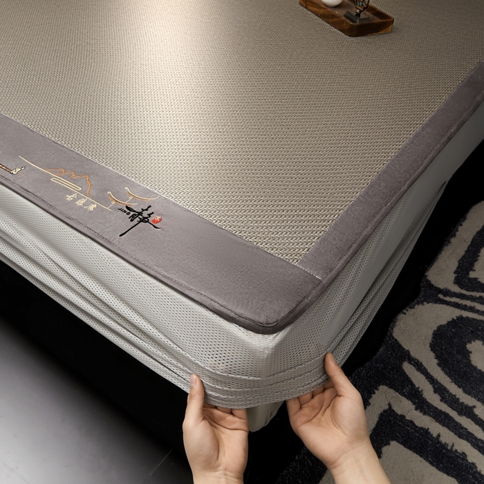 91家纺网 家纺一手货源 找家纺 （总）卡罗兰 2025新款PE超冷感霸王藤刺绣床笠款凉席席子