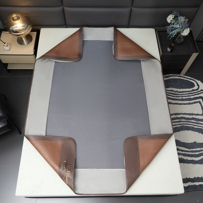 91家纺网 家纺一手货源 找家纺 卡罗兰 2025新款PE超冷感霸王藤刺绣床笠款凉席席子 古藤咖-床笠款