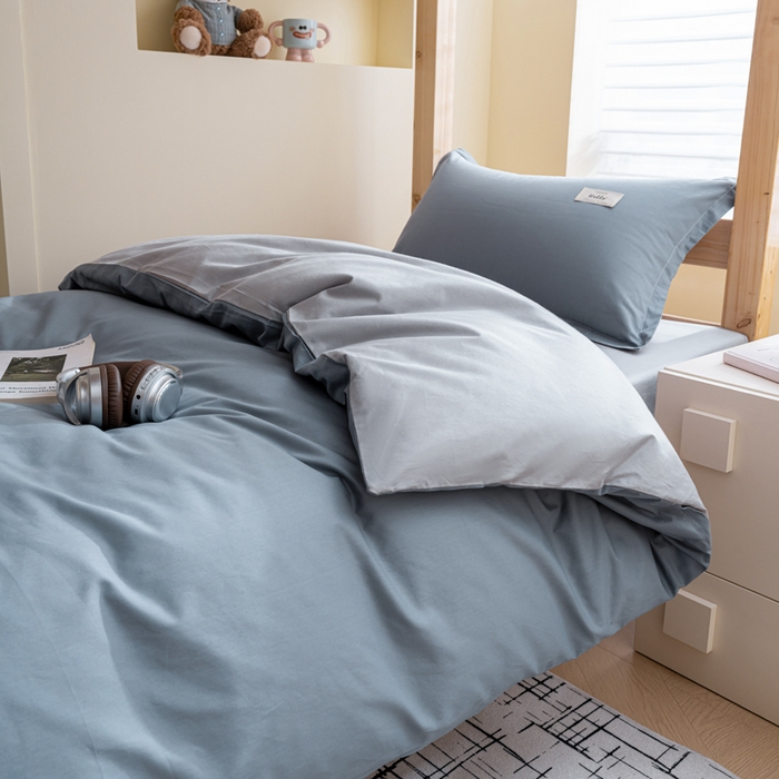 91家纺网 家纺一手货源 找家纺 鑫宇家纺 2025新款13372全棉纯色双拼学生宿舍三件套六件套 雾霾灰+浅灰
