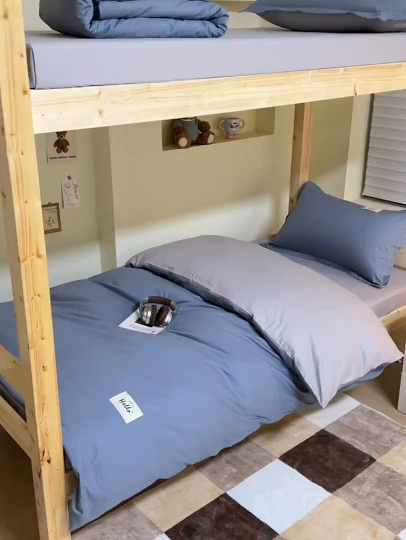 91家纺网 家纺一手货源 找家纺 鑫宇家纺 2025新款13372全棉纯色双拼学生宿舍三件套六件套 雾霾灰+浅灰