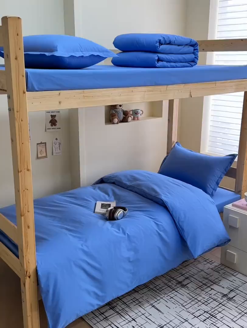 91家纺网 家纺一手货源 找家纺 鑫宇家纺 2025新款13372全棉纯色双拼学生宿舍三件套六件套 中天蓝