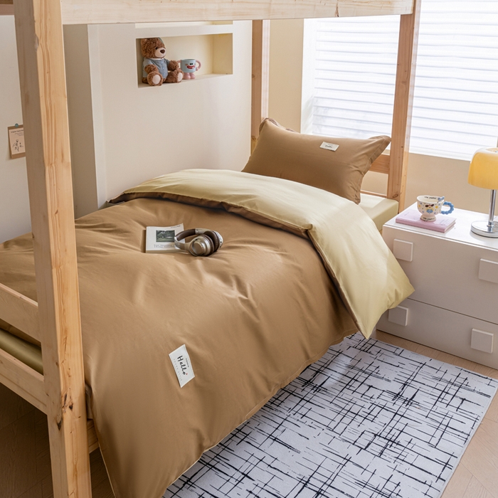91家纺网 家纺一手货源 找家纺 鑫宇2025新款13372全棉学生宿舍上下铺三件套床单款床笠款可定制 摩卡棕+卡其