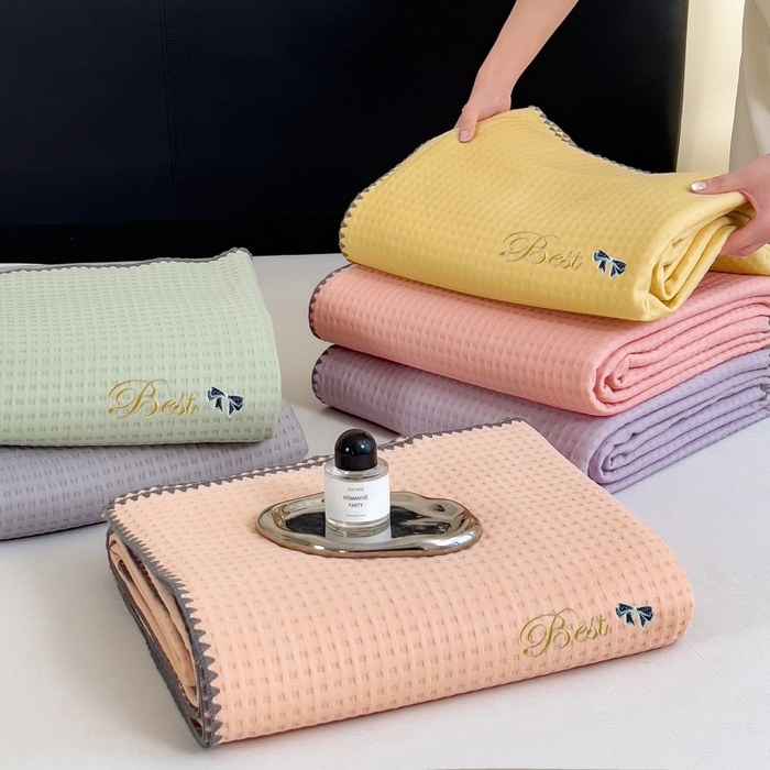 91家纺网 家纺一手货源 找家纺 （总）米菲 2025新款刺绣华夫格多功能毯盖毯毯子