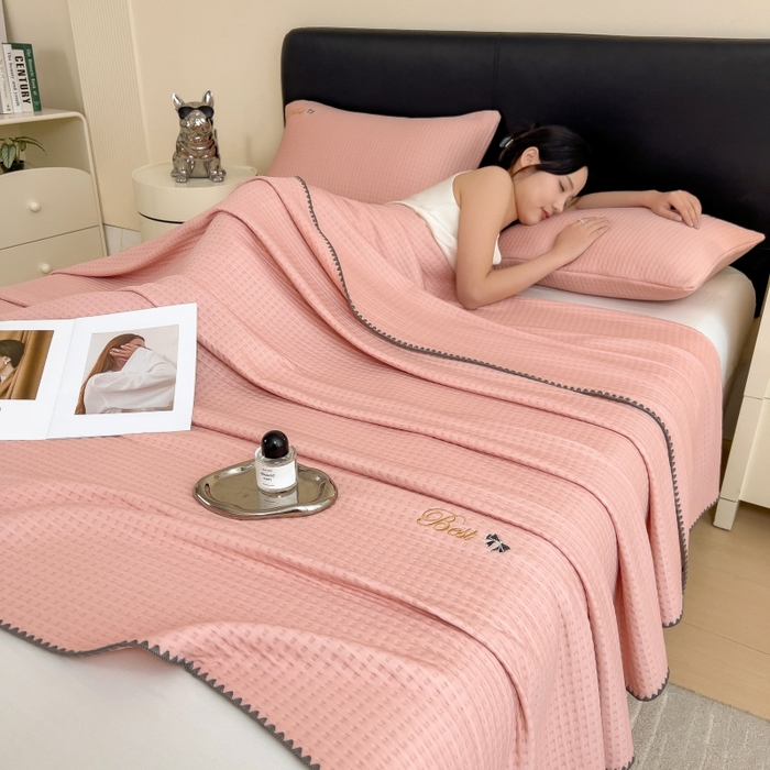 91家纺网 家纺一手货源 找家纺 （总）米菲 2025新款刺绣华夫格多功能毯盖毯毯子