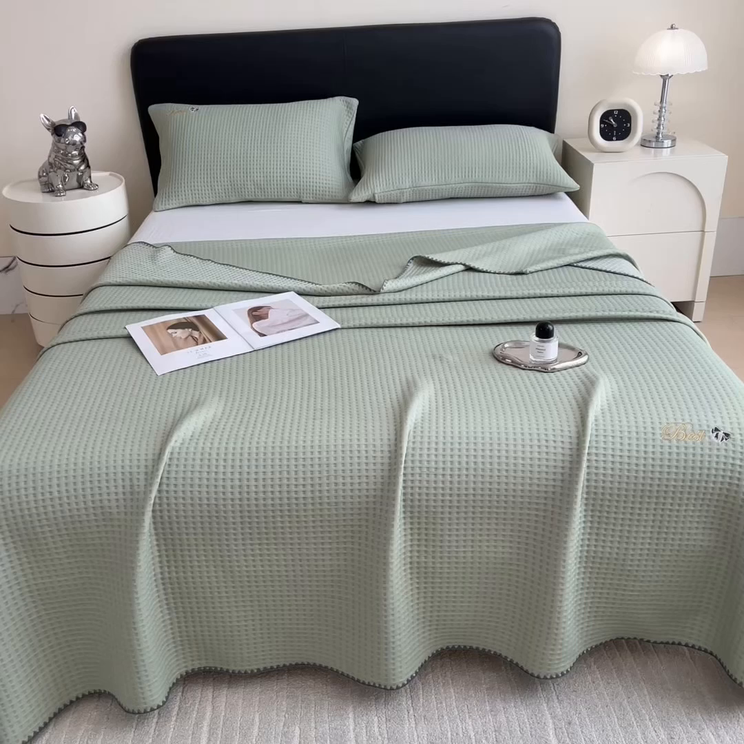 91家纺网 家纺一手货源 找家纺 米菲 2025新款刺绣华夫格多功能毯盖毯毯子 夏天-抹茶绿