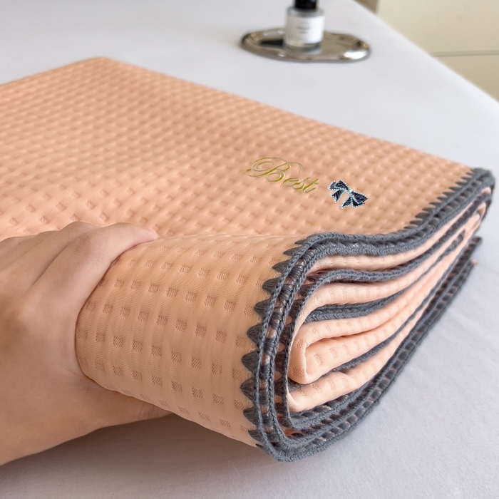 91家纺网 家纺一手货源 找家纺 米菲 2025新款刺绣华夫格多功能毯盖毯毯子 夏天-蜜桃