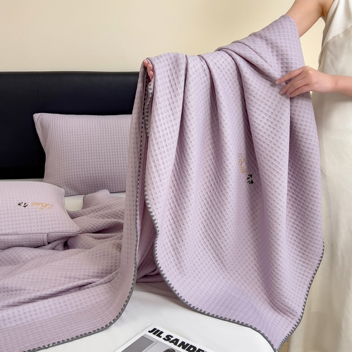 91家纺网 家纺一手货源 找家纺 米菲 2025新款刺绣华夫格多功能毯盖毯毯子 夏天-浅紫