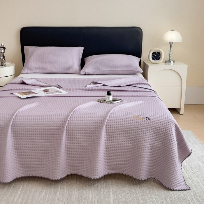 91家纺网 家纺一手货源 找家纺 米菲 2025新款刺绣华夫格多功能毯盖毯毯子 夏天-浅紫